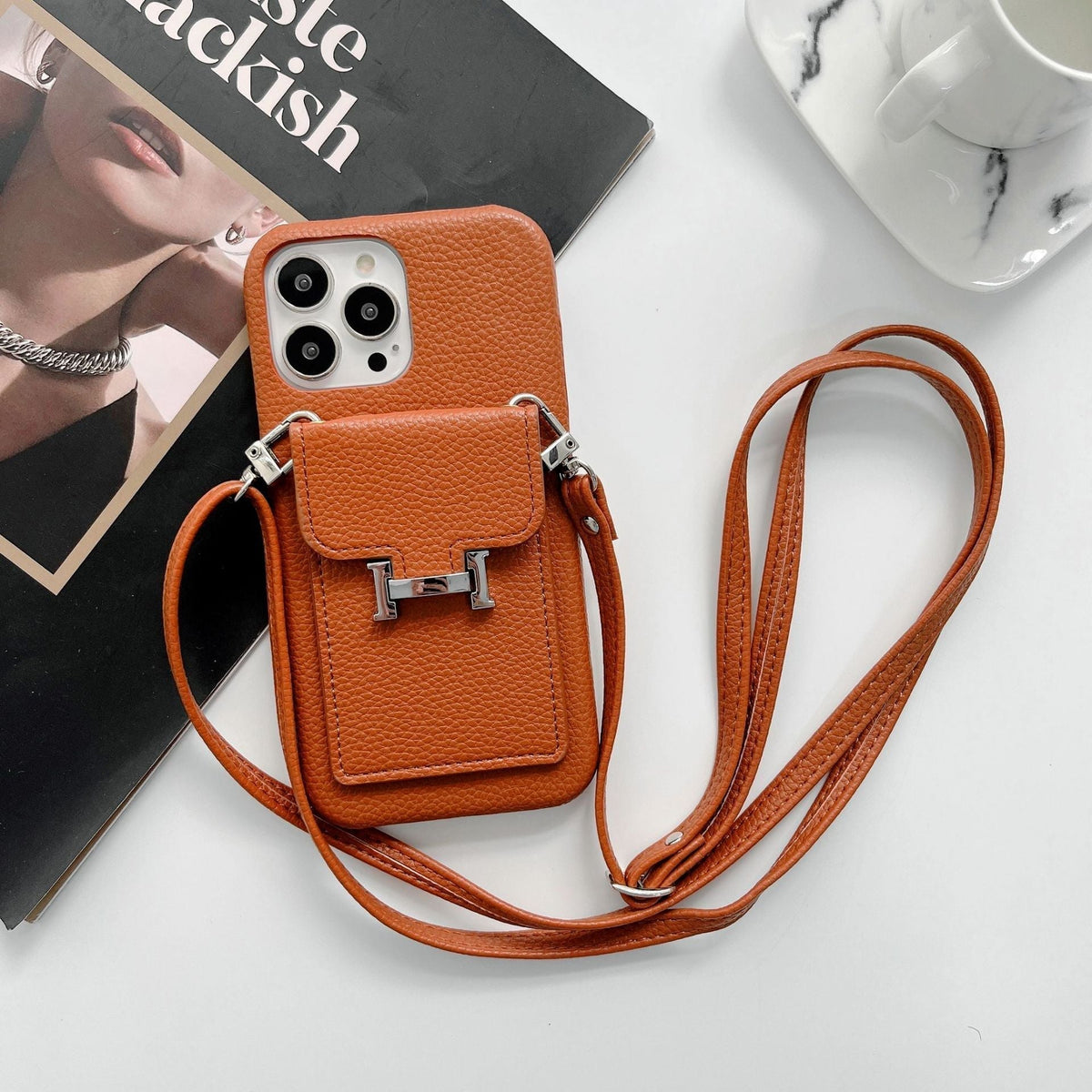 Étui pour iPhone avec chaîne en cuir et porte-cartes H