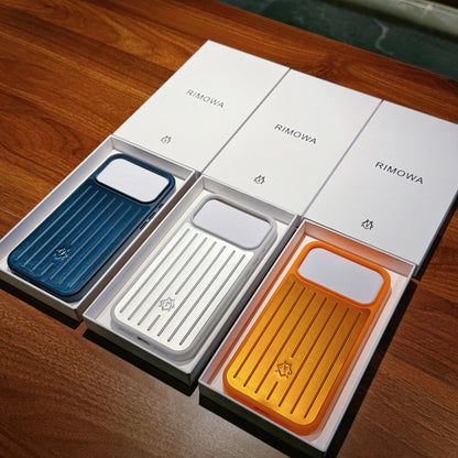 Bordázott fémpáncélos iPhone-tok – Stílusos védelem, amelyet az utazás ihletett