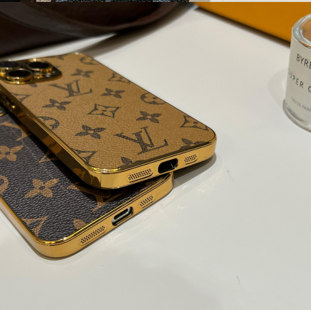 Funda clásica de lujo para iPhone con monograma y bordes dorados galvanizados
