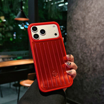 Bordázott fémpáncélos iPhone-tok – Stílusos védelem, amelyet az utazás ihletett