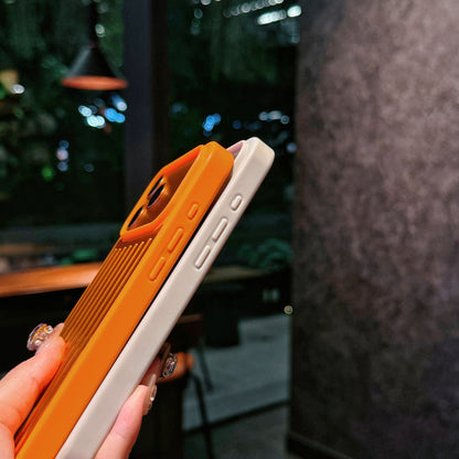 Bordázott fémpáncélos iPhone-tok – Stílusos védelem, amelyet az utazás ihletett