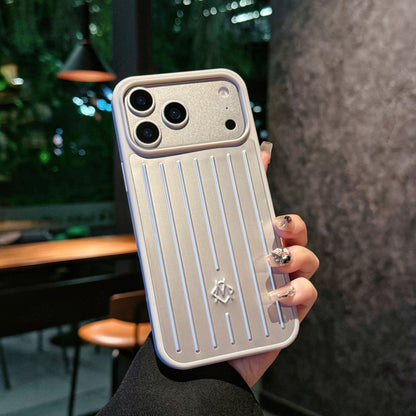Bordázott fémpáncélos iPhone-tok – Stílusos védelem, amelyet az utazás ihletett