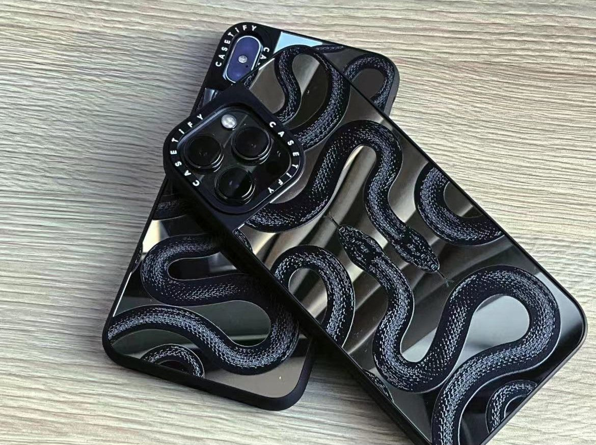 MUSTA KINGSNAKE iPHONE KOTELO