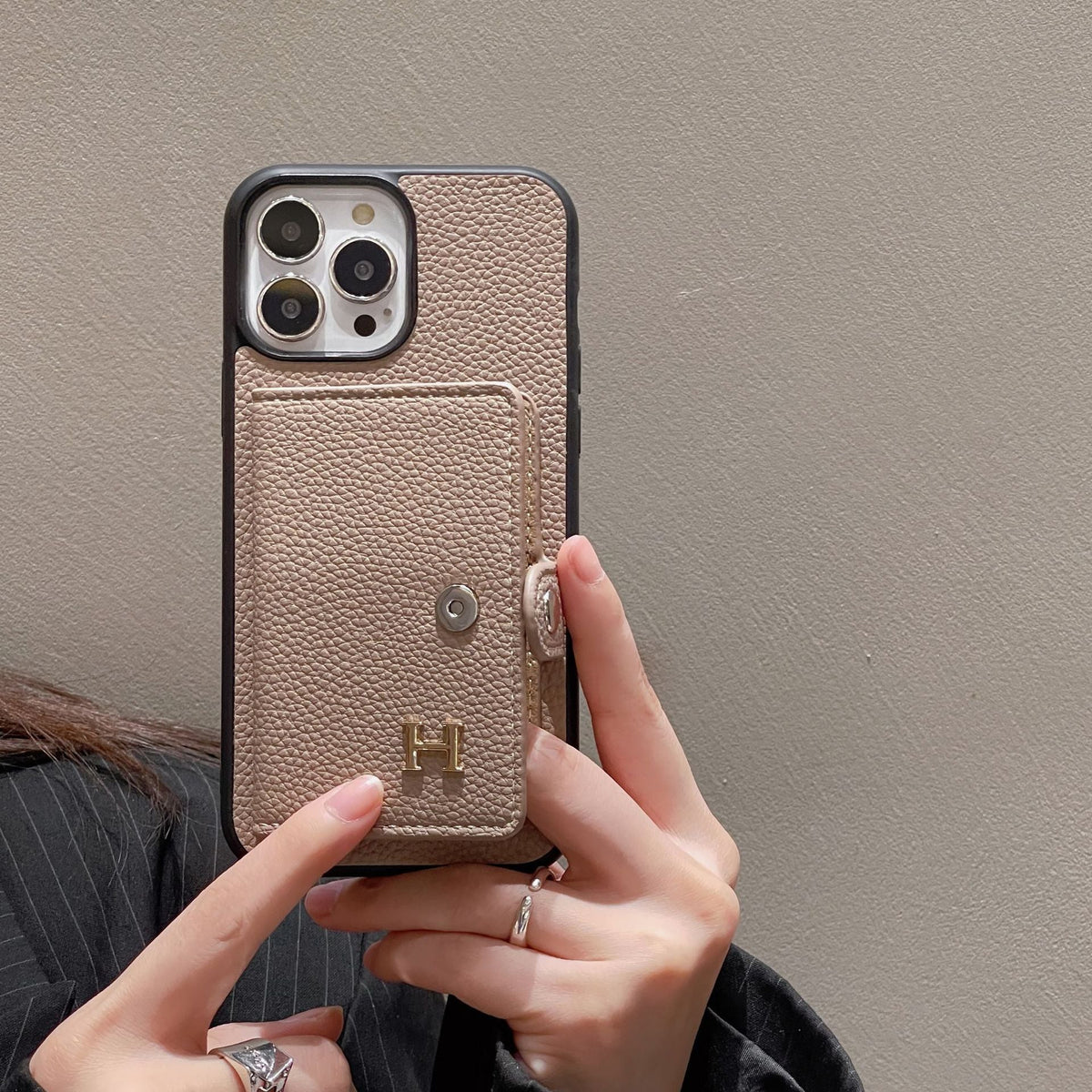 Étui pour iPhone avec porte-cartes en cuir H