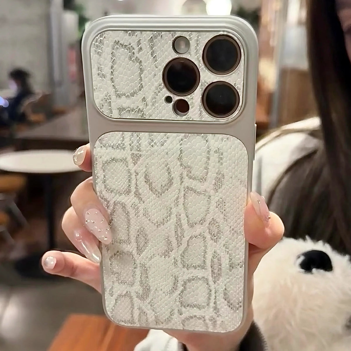 Husă de lux pentru iPhone cu textura pielii de șarpe