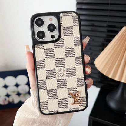 Luxusné čierne a biele puzdro na iPhone