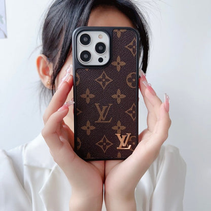 Luxusné klasické hnedé puzdro na iPhone
