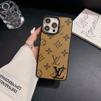ラグジュアリーブラックロゴレザーiPhoneケース