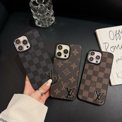 ラグジュアリーブラックロゴレザーiPhoneケース