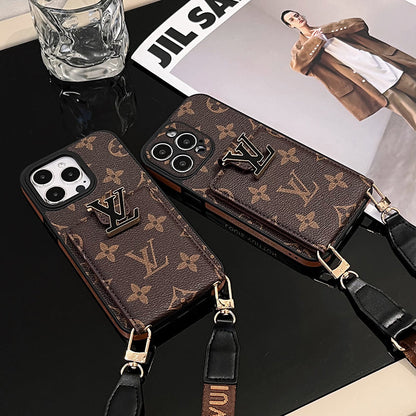Luksusowe etui na iPhone'a z łańcuszkiem na karty