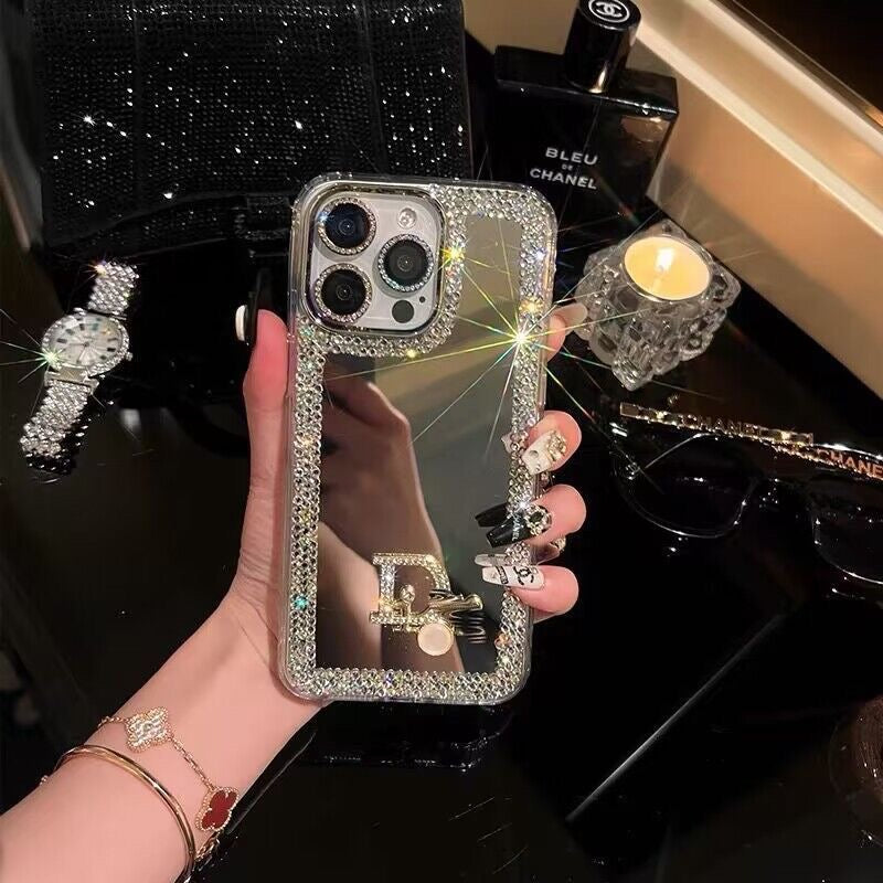 Elbűvölő szépségtükör iPhone-tok – Smink és stílus útközben!