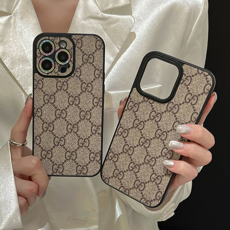 Klasyczne etui na iPhone'a klasy premium
