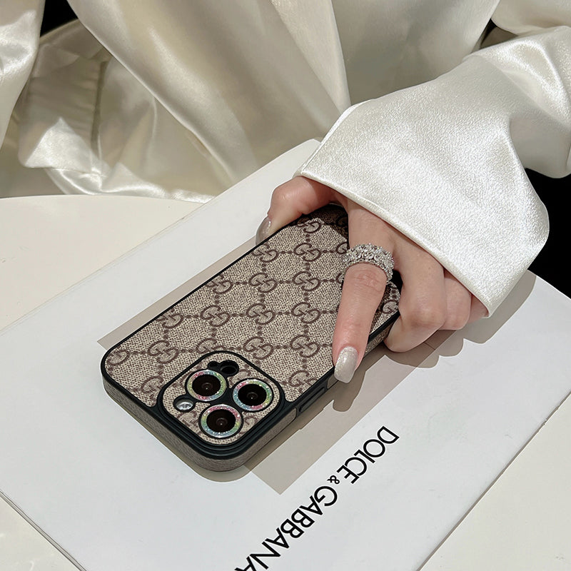 Klasyczne etui na iPhone'a klasy premium